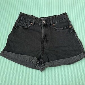 H&M Black Jean Shorts. 
Size 4
Sewn in cuff